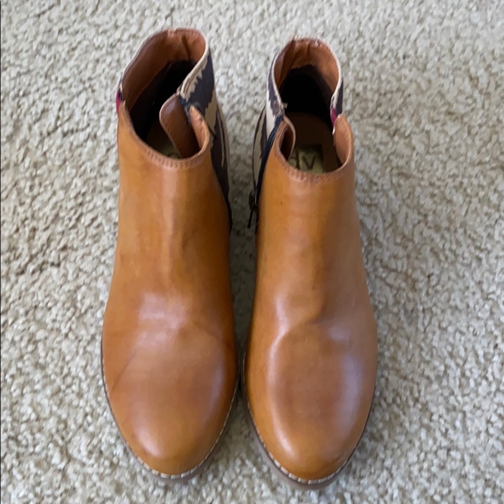 New Dolce Vita Booties Sz 6
